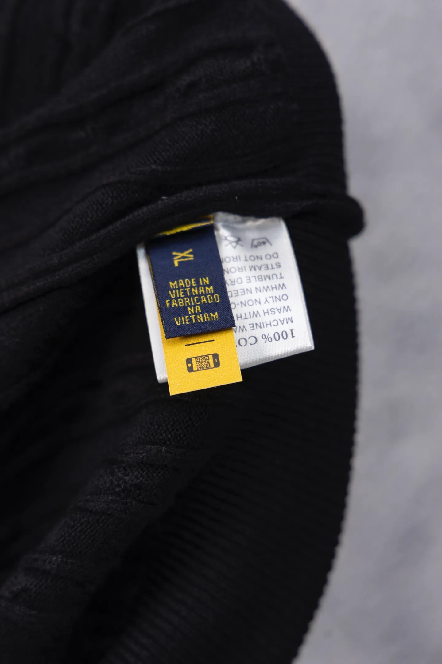 P170 Ralph Lauren Classic Round Neck Solid Color Pony Embroidered Logo Knitted Cardigan Long Sleeve Ralph Lauren Classic Basic Versatile Twist Knitted Cardigan Long Sleeve Main supply platform live broadcast Wholesale entity Replenish when out of stock Not removed from the shelves Quality 1:1 patterning Complete three standards Correct version of pony logo Imported quality cotton yarn Focus on high-end Cost-effective Good quality Needless to say Zhao Lusi's same style is really amazing, so sweet I'm so beautiful. This cardigan is really good-looking. It's simple and easy to wear. It's a must-have for goddess ootd. Good-looking clothes are never picky. A must-have in the wardrobe of goddesses. Size: S-XL. Color: black, apricot, gray, navy, red, white.